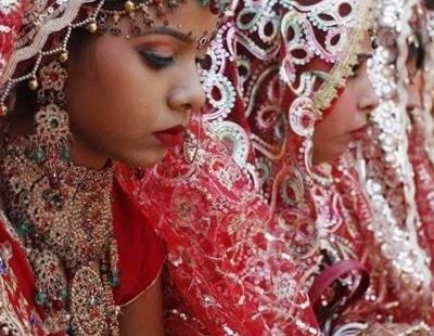 कोविड के खौफ में जवान होने से पहले ही बच्चियों की शादी