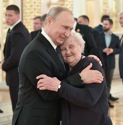 रूसी राष्ट्रपति पुतिन अपनी मां की आखरी इच्छा भी पूरी न कर सके